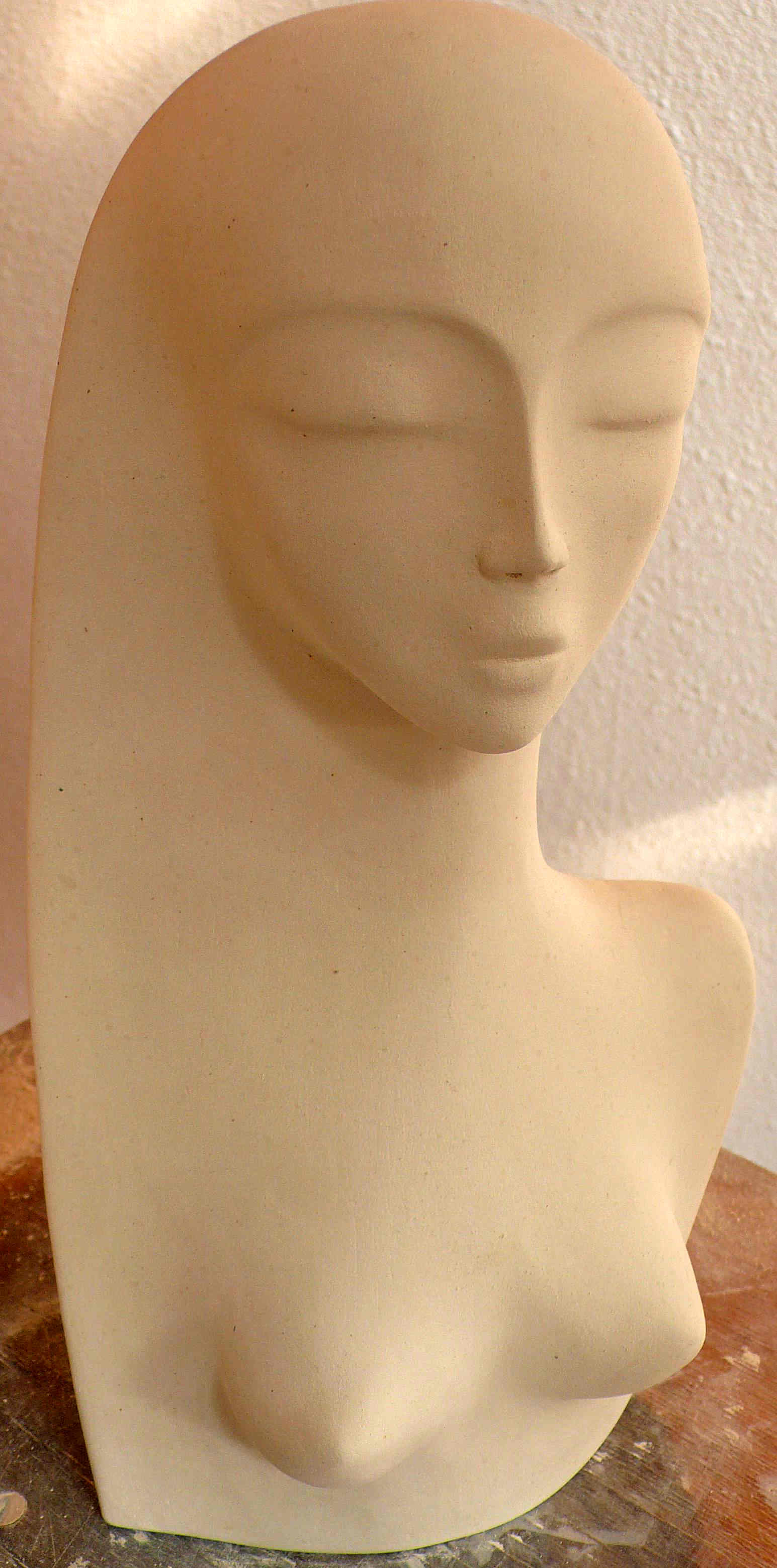 sculpture-Isis